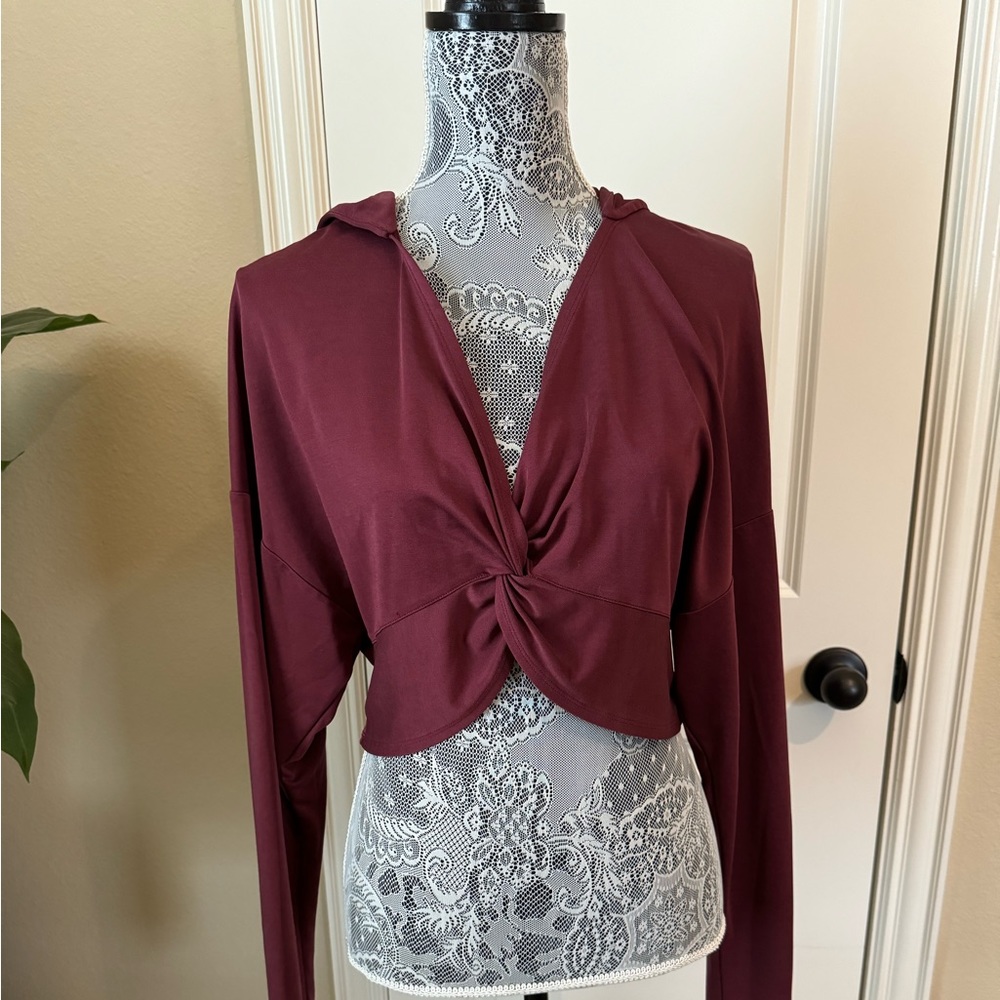 Fabletics burgundy hooded work out tee